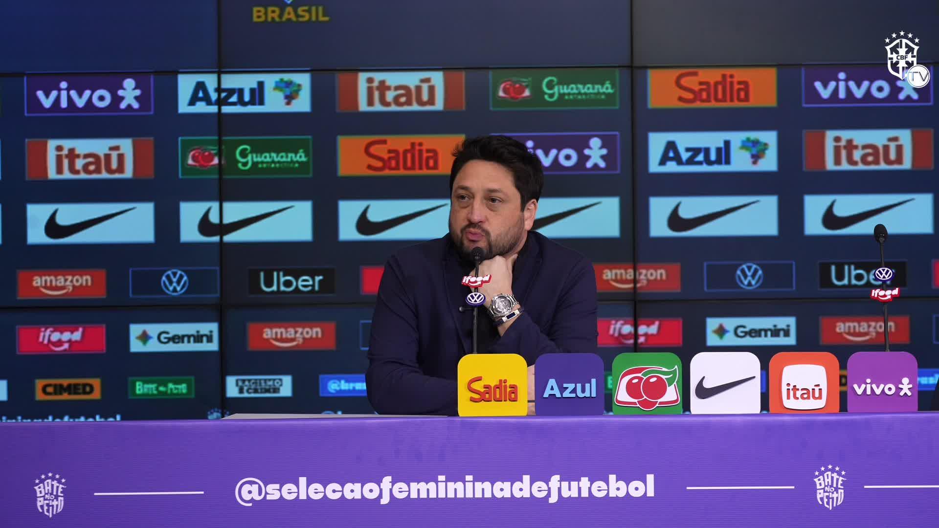 Coletiva de Imprensa com Arthur Elias .mov