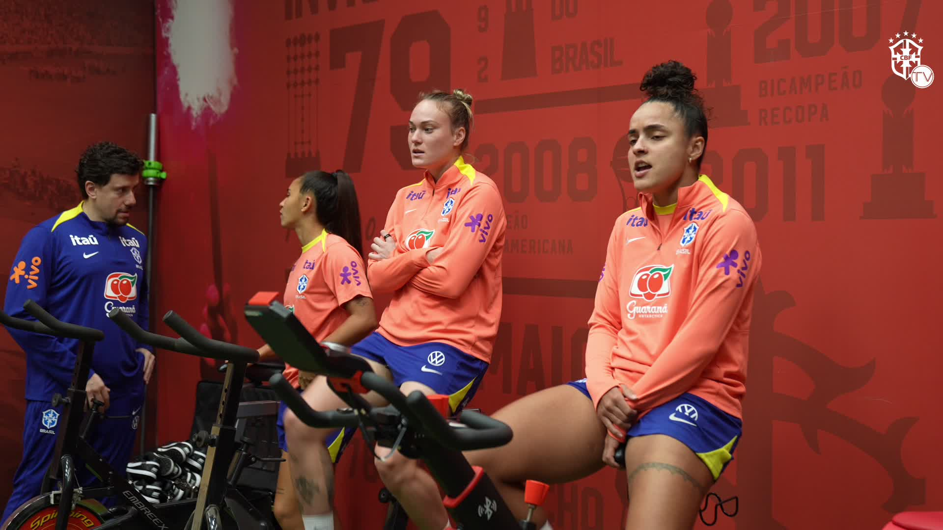 Treino da Seleção Brasileira Feminina.mov