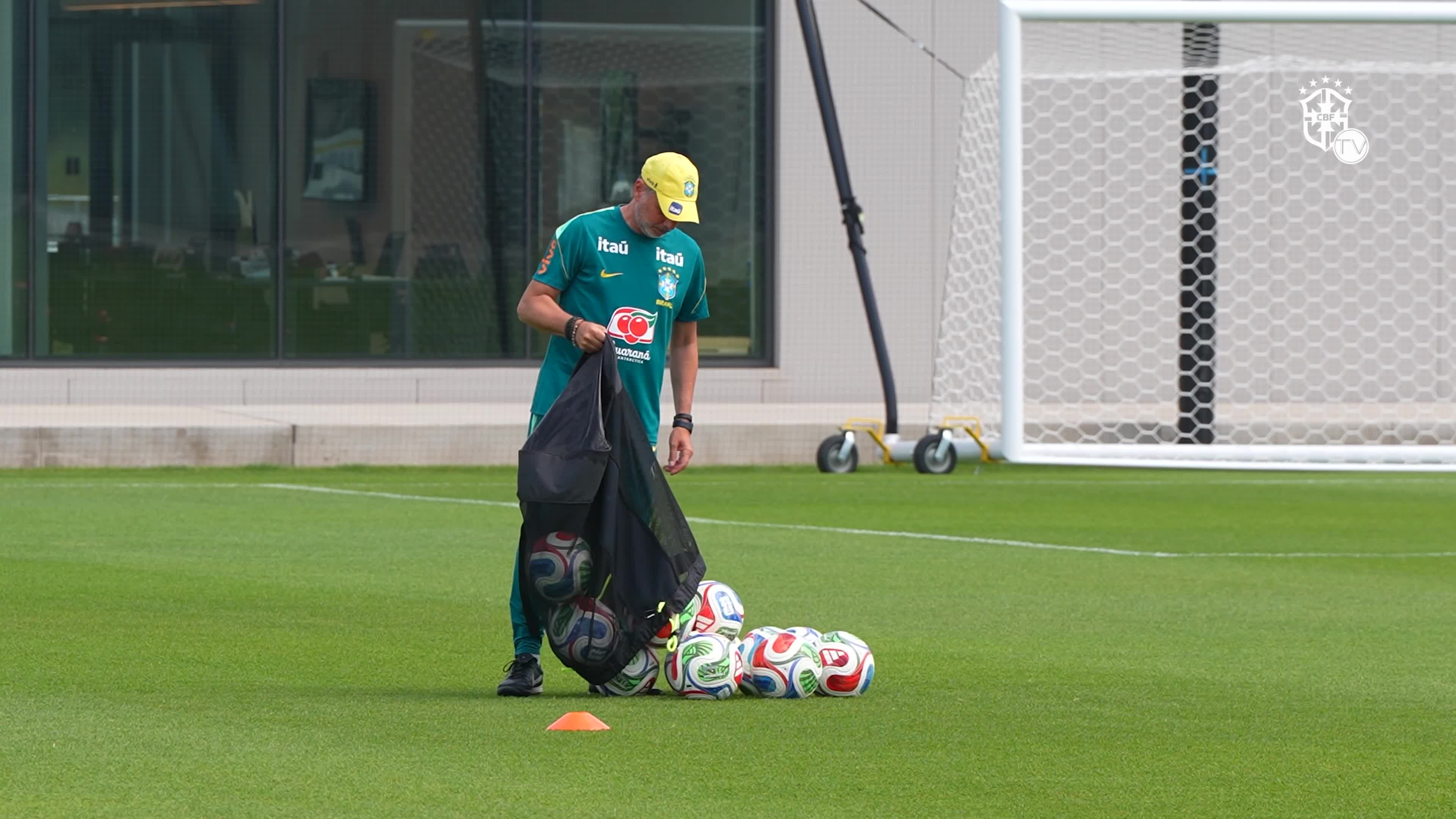 Video Treino da Seleção Brasileira 11-06 .mp4