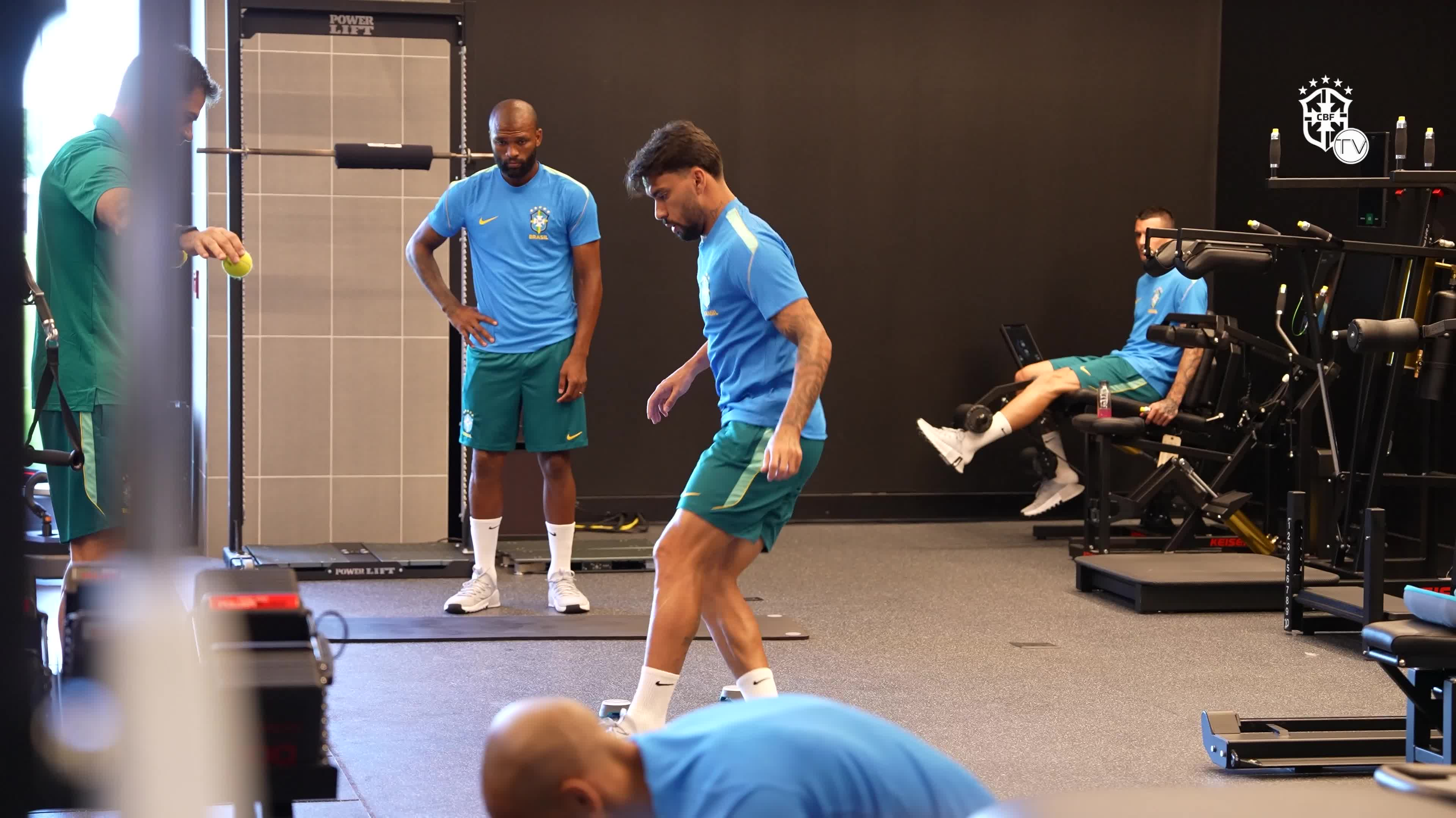 Video Treino da Seleção Brasileira 12-06 .mp4
