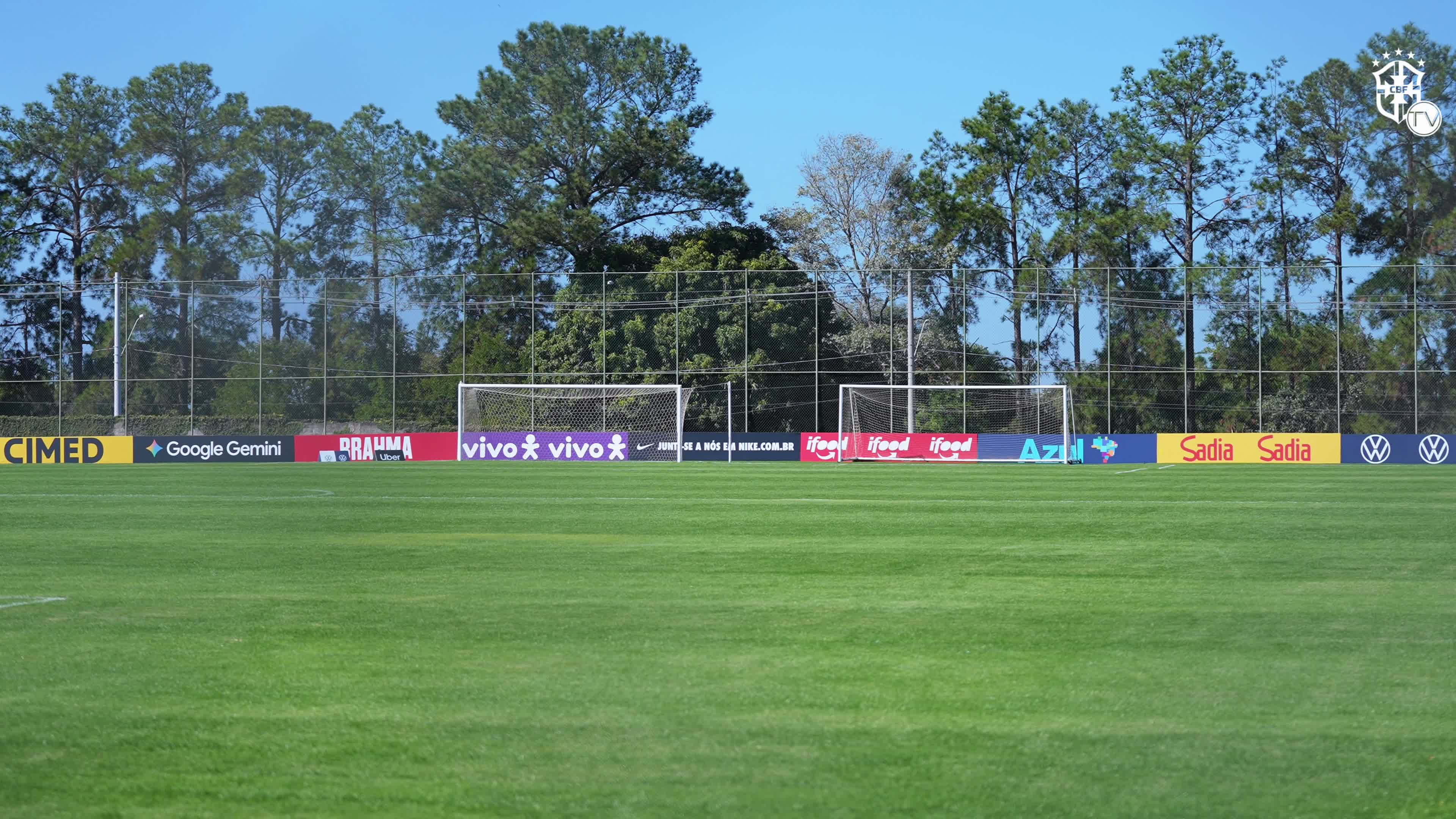 Treino da Seleção Feminina em Itu.mov